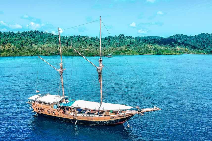 Jaya-Liveaboard-Indonesia-b