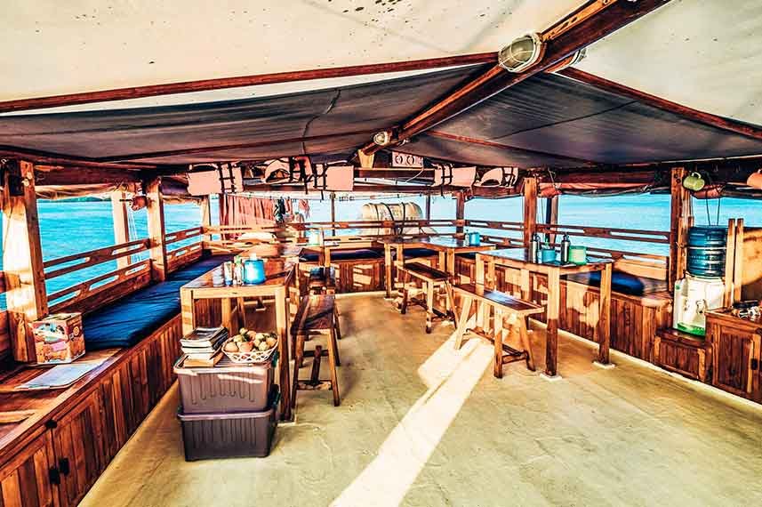 Jaya-Liveaboard-Indonesia-e